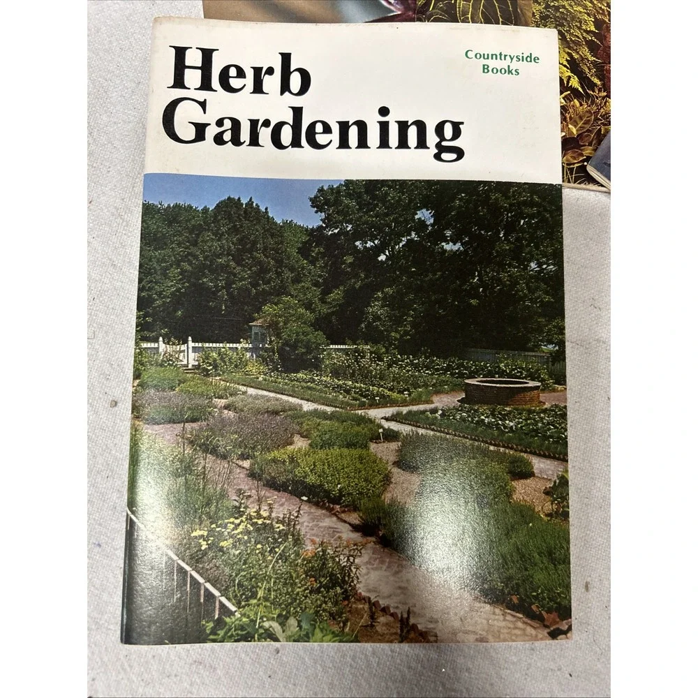 Gardening Guides VINTAGE‎ Book 1970'S Garden And Houseplants Countryside Books